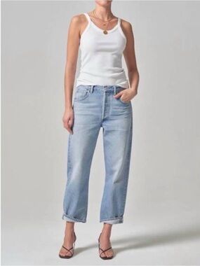 CITIZENS OF HUMANITY Dahlia Bow Leg Baby Roll
Jeans in Ribbon Size 25
